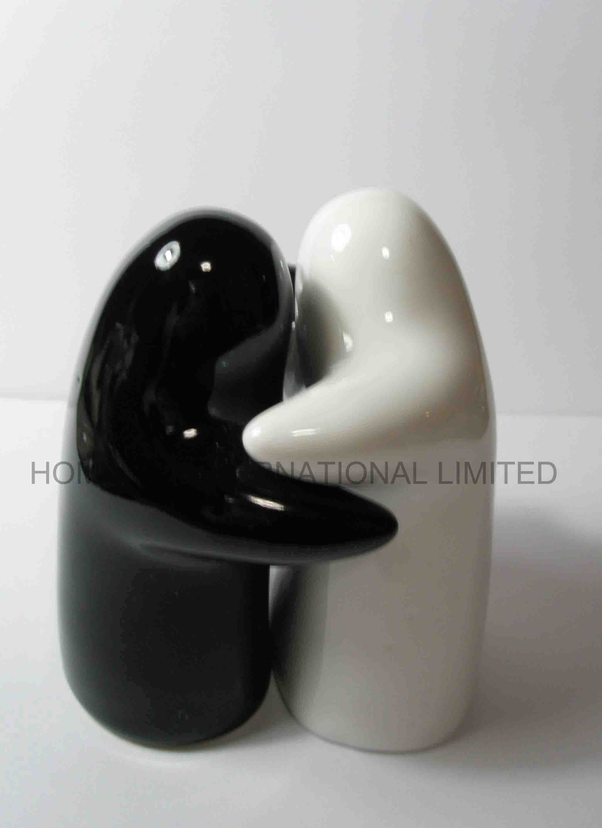 Black White Figure Salt&Pepper Shakers