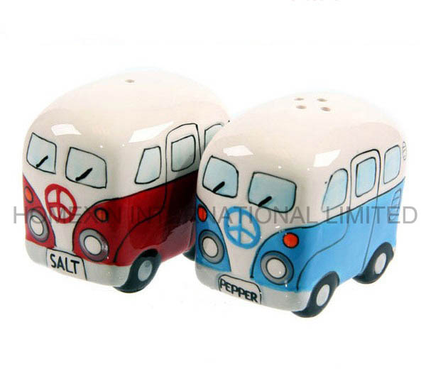 England Bus Salt&Pepper Shakers